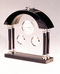 Часы полированные настольные с термометром, гидрометром.